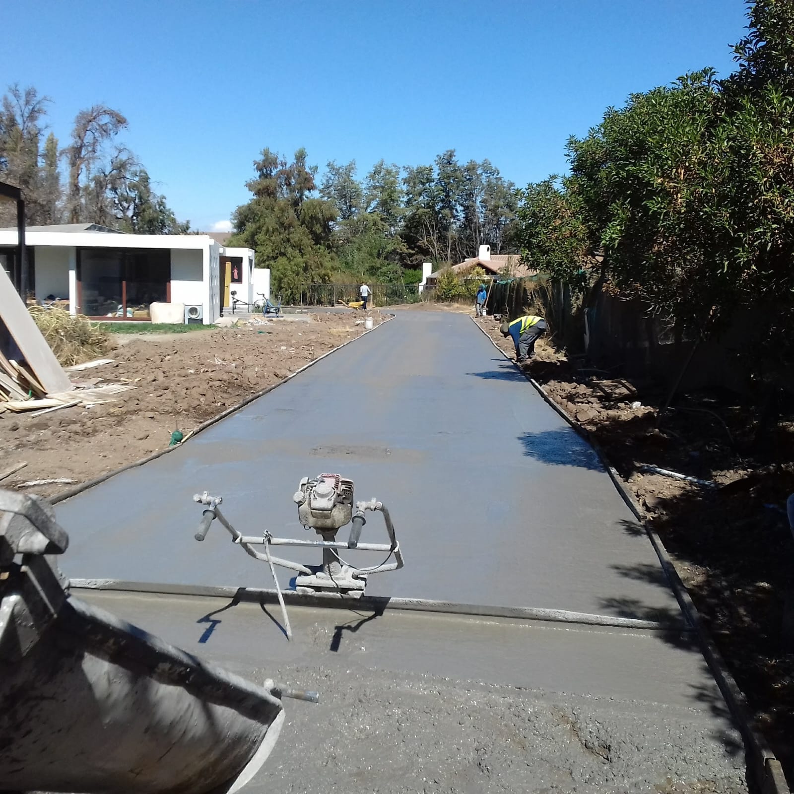 Servicio de Fabricación de Pisos y Reparación de Baches - Imagen 4